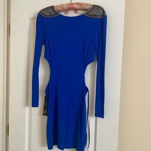NWT Bebe blue dress with shoulder detail